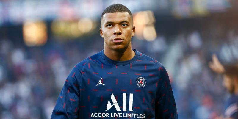 Kylian Mbappe là tượng đài mới của bóng đá Pháp